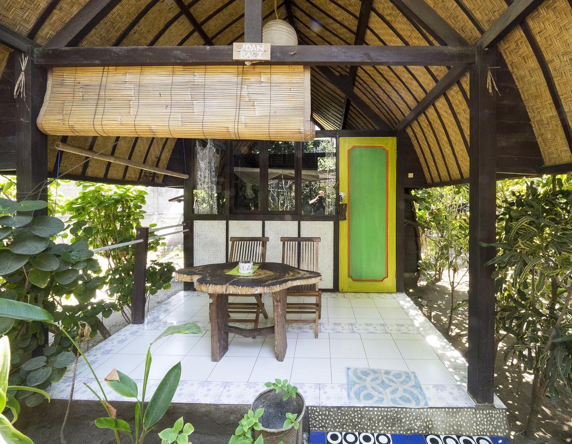 Woodstock Gili - Garden And Bungalows Hotel Джили Трауанган Екстериор снимка