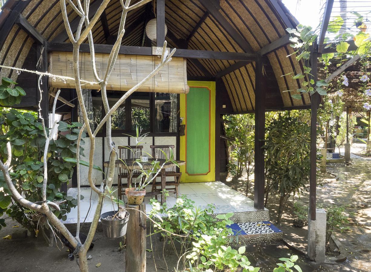 Woodstock Gili - Garden And Bungalows Hotel Джили Трауанган Екстериор снимка