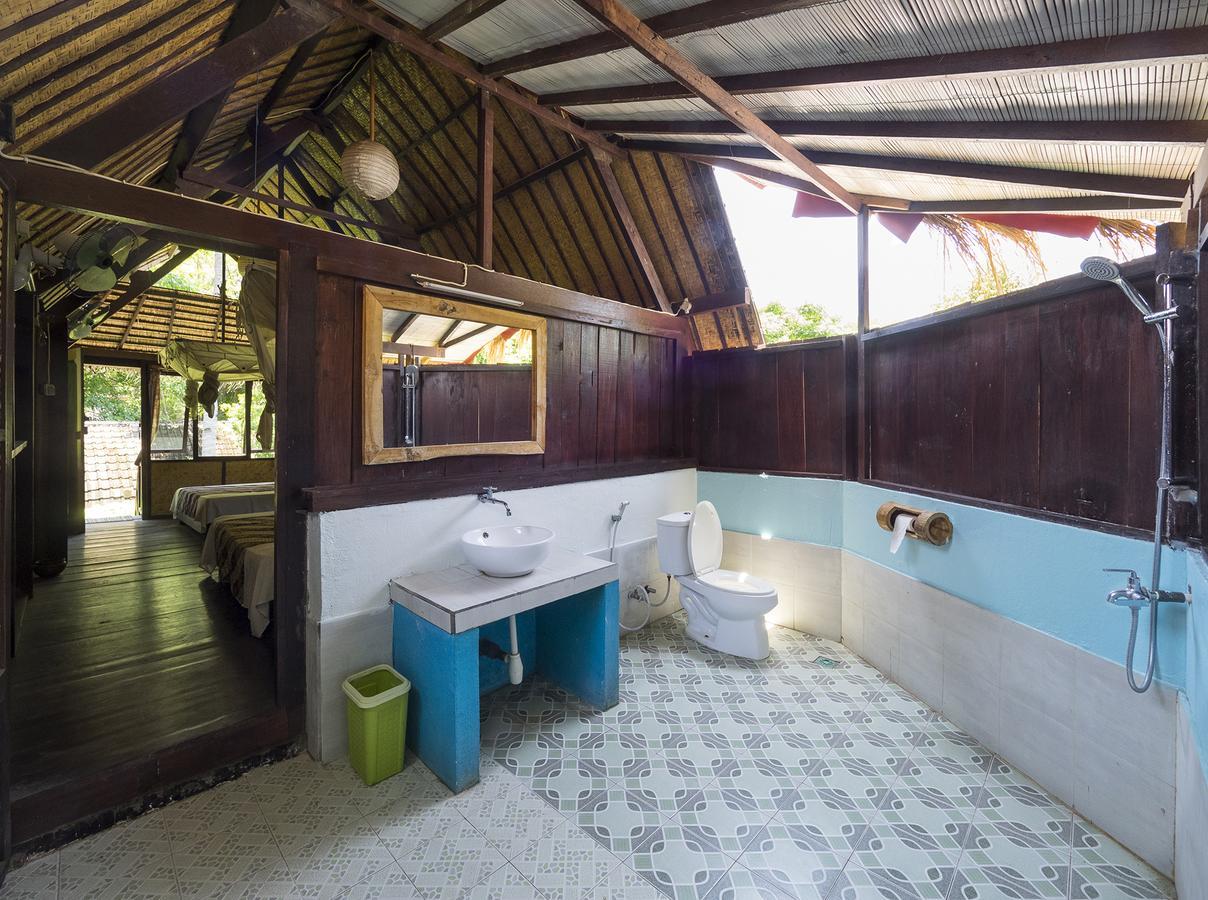Woodstock Gili - Garden And Bungalows Hotel Джили Трауанган Екстериор снимка
