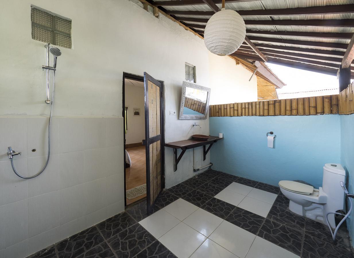 Woodstock Gili - Garden And Bungalows Hotel Джили Трауанган Екстериор снимка