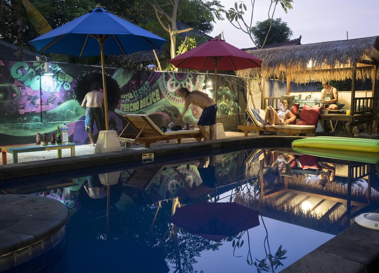 Woodstock Gili - Garden And Bungalows Hotel Джили Трауанган Екстериор снимка