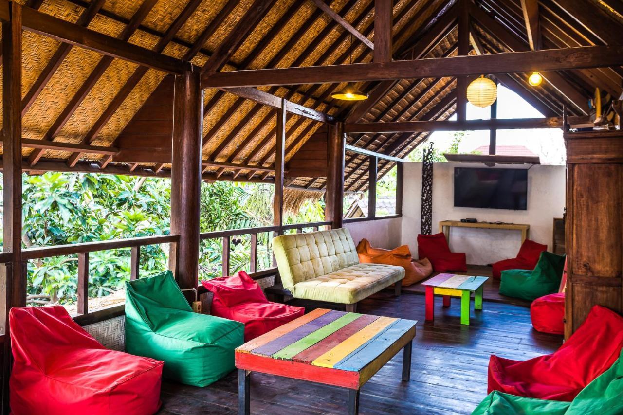 Woodstock Gili - Garden And Bungalows Hotel Джили Трауанган Екстериор снимка