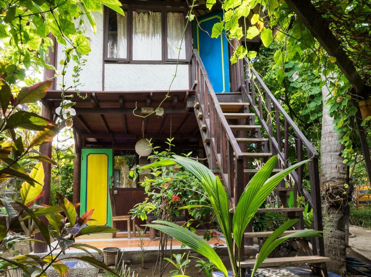 Woodstock Gili - Garden And Bungalows Hotel Джили Трауанган Екстериор снимка