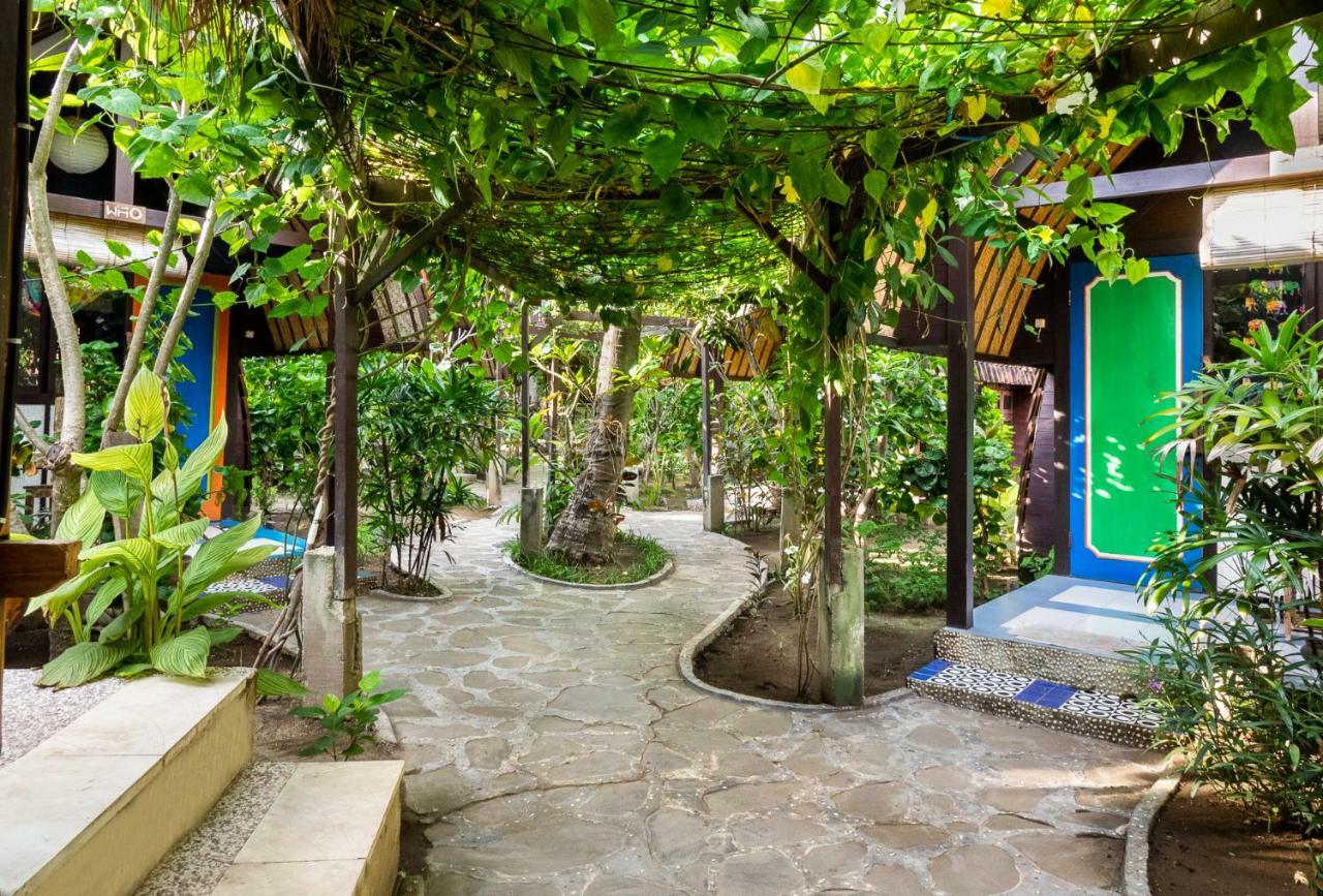 Woodstock Gili - Garden And Bungalows Hotel Джили Трауанган Екстериор снимка
