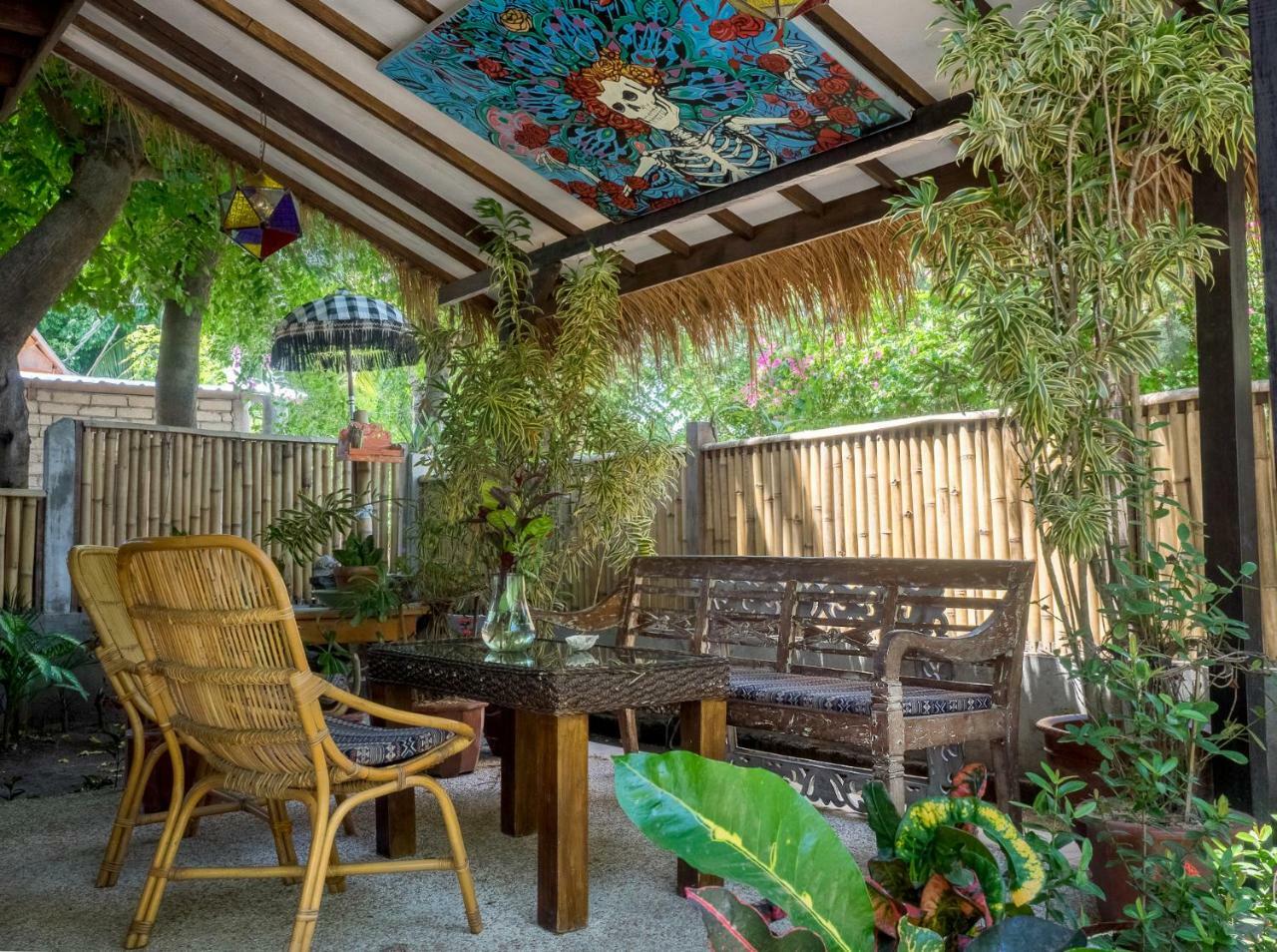 Woodstock Gili - Garden And Bungalows Hotel Джили Трауанган Екстериор снимка